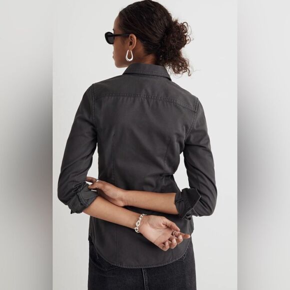 Madewell Darted Button-Up Shirt in (Re)generative Chino - Picture 4 of 7